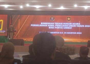 Ketua MK dan Ketua Umum Partai Ummat Buka Bimtek Hukum Acara Perselisihan Hasil Pemilu 2024 Bagi Kader Partai Ummat