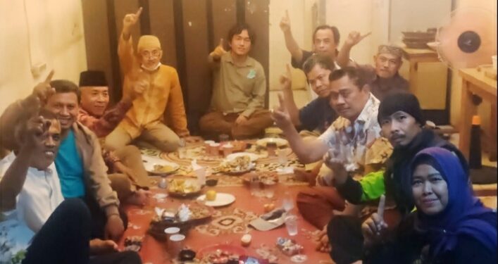 Bacaleg Partai Ummat Waryono Konsolidasi Pemenangan Bersama Tokoh Masyarakat di Dapil 6 Jaktim, Sekda Partai Ummat Jakarta Timur De Fas : Bersama Partai Ummat Kita Bentuk Keshalehan Sosial dengan Kebijakan Publik dan Ekonomi Politik Sejahtera Rahmatan Lil Alamin ditengah Serbuan Masalah Sosial