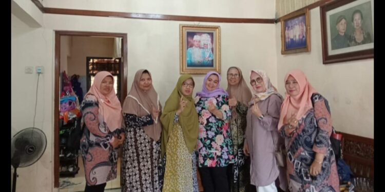 Door to Door Partai Ummat Jakarta Timur Lakukan Sosialisasi di Pasar Rebo