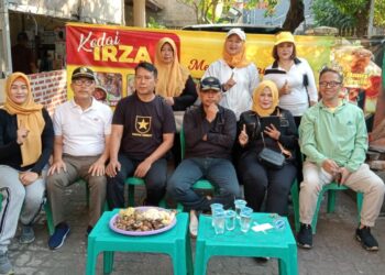 Jalan Santai RW 03 Palmeriam Jaktim, Mendapat Apreasiasi Esti Apung Caleg Partai Ummat DPR RI