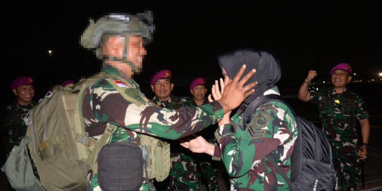 DANKORMAR BERANGKATKAN SATGAS PAMTAS RI-PNG MOBILE YONINF 6 MARINIR TAHUN 2024*