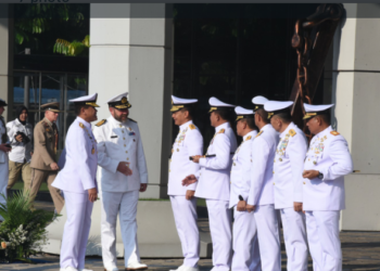 DANKORMAR DAMPINGI KASAL TERIMA _COURTESY CALL  COMMANDER OF THE ROYAL NETHERLANDS NAVY VICE ADMIRAL RENE TAS