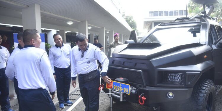 Kendaraan ISR _(Intelligent Surveillance Reconnaissance) Mobile_ Siap Perkuat Korps Marinir