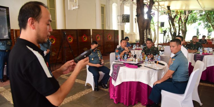 Korps Marinir Laksanakan Verifikasi III Dan Uji Fungsi Alat Komunikasi _Dual Mode Com System