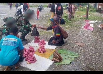 BANTU EKONOMI RAKYAT, PASUKAN BARET UNGU KOOPS HABEMA ROSITA YAHUKIMO