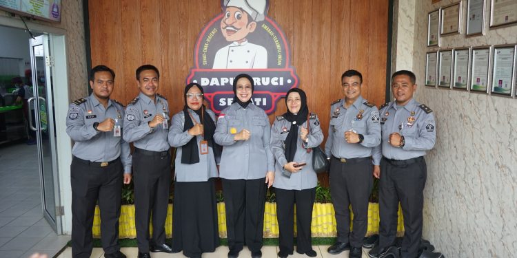 Terima Kunjungan Tim Ditjen HAM Bersama Kanwil Kemenkumham DKI Jakarta, Rutan Cipinang  Siap Wujudkan Pelayanan Publik Berbasis HAM