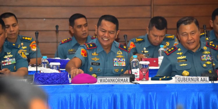 WADAN KORMAR HADIRI PAPARAN KESIAPAN SATGAS PELAYARAN MUHIBAH DUTA BANGSA DALAM RANGKA LATTEK KJK TARUNA AAL DAN ASEAN _PLUS CADET SAIL_ TA.2024