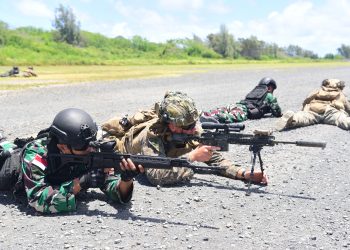 MARINIR INDONESIA DAN AMERIKA SERIKAT LATIHAN PATROLI HUTAN DI HAWAII