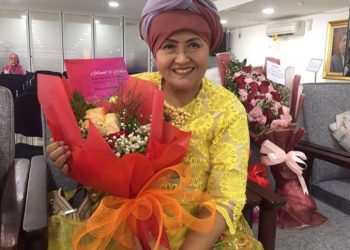 Dr Ligia Emila SS M.Hum Sukses Raih Gelar Doktor dengan Hasil Cum Laude