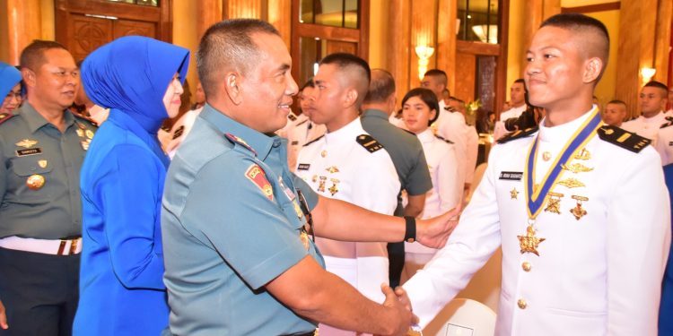 DANKORMAR HADIRI PEMBEKALAN KASAL KEPADA PERWIRA REMAJA AAL ANGKATAN LXIX