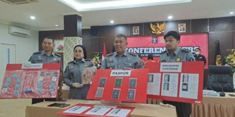 Kanwil Kemenkumham Provonsi DKI Tangkap WNA Vietnam terkait melakukan Prostitusi Online