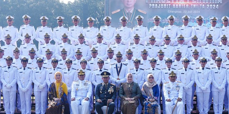 Panglima TNI Melantik 350 Perwira Prajurit Karier TNI TA 2024