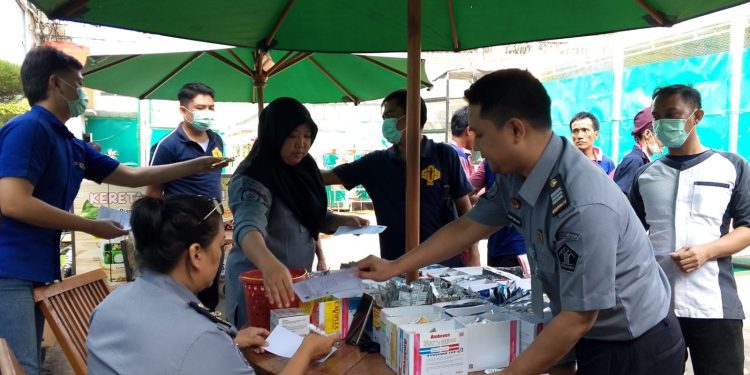 Dibalik Makanan Sehat dan Higienis, Para Pekerja Dapur Rutan Cipinang Jalani Pemeriksaan Kesehatan