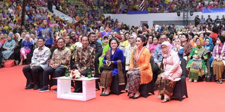 Ketua Umum Dharma Pertiwi Hadiri Hari Kebaya Nasional 2024