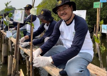 STMA Trisakti Ajak Industri Asuransi Tanam 2500 Bibit Pohon Mangrove dalam Rangka World Nature Conservation Day dengan tema “Plant Mangroves, Save The Earth