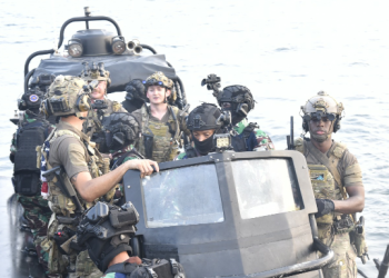 DANKORMAR TINJAU LATIHAN DENJAKA TNI AL DENGAN US SOCPAC DI KEPULAUAN SERIBU