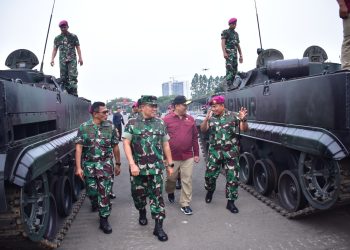 AKN-1 BPK RI KUNJUNGI SARANG PETARUNG MARINIR CILANDAK*