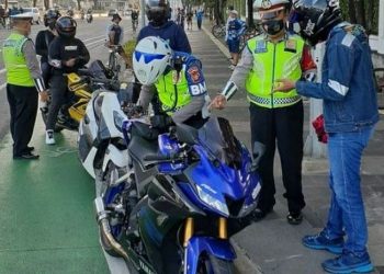 Tidak Bayar Pajak Polisi Bisa Tilang Walaupun Ada STNK dan SIM