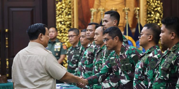 Menhan Prabowo Beri Pembekalan 40 Nakes TNI Yang Akan Berangkat Misi Kemanusiaan Gaza