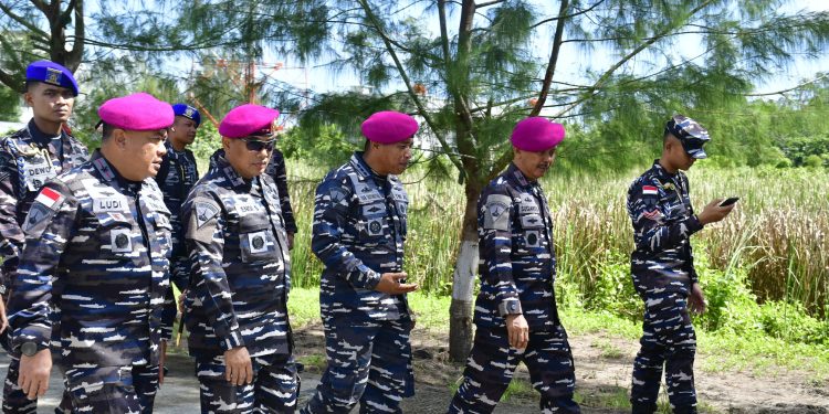 DANKORMAR DAMPINGI KASAL TEMUI PRAJURITNYA DI PAPUA*