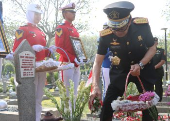 Peringati Hari Pengayoman ke-79, Rutan CIpinang Laksanakan Ziarah dan Tabur Bunga Taman Makam Pahlawan Kalibata