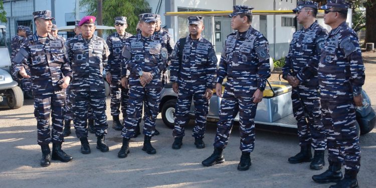 DANKORMAR DAMPINGI KASAL KUNJUNGAN KERJA DI MAKASSAR*
