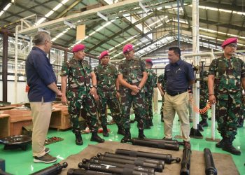 Dankormar Kunjungi Industri Pertahanan Dalam Negeri PT Pindad