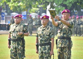 DANKORMAR PIMPIN SERTIJAB KOMANDAN RUMKITAL MARINIR