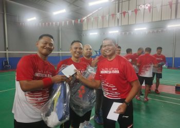 PERINGATI HUT RI, KLUB MBC ADAKAN LOMBA BADMINTON