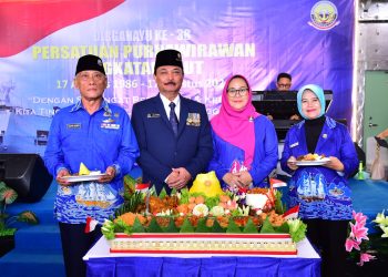 PERSATUAN PURNAWIRAWAN TNI AL GELAR UPACARA DETIK-DETIK PROKLAMASI KEMERDEKAAN RI KE-79 DAN SYUKURAN HUT KE-38 PPAL TAHUN 2024 DI KRI Dr RADJIMAN WEDYODININGRAT-992