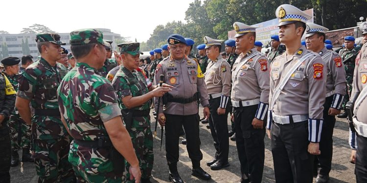 Wujudkan Sinergitas, TNI-POLRI Laksanakan Apel Gelar Pasukan Gabungan Dalam Rangka ISF 2024 dan Operasi Tribrata Jaya Tahun 2024