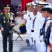 Panglima TNI Pimpin Upacara HUT Ke-79 TNI AL Di Perairan Teluk Jakarta