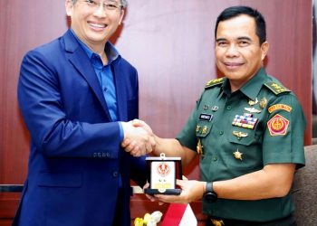 Perkuat Kerja Sama, Kapuspen TNI Terima Kunjungan Kapuspen Kemhan Singapura