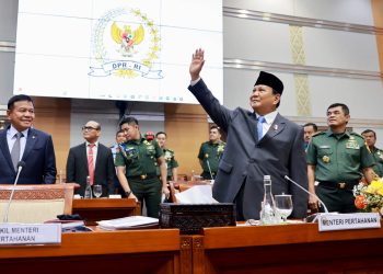 Menhan Prabowo Hadiri Rapat Kerja Bersama Komisi I DPR RI