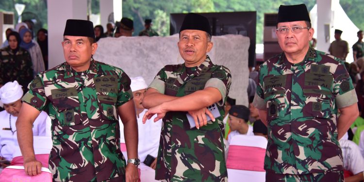 DANKORMAR BERSAMA PRAJURIT MARINIR HADIRI DOA BERSAMA