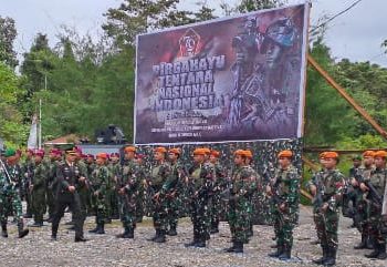 Kodim 1715/Yahukimo Rayakan HUT Ke-79 TNI Bersama Forkopimda dan Masyarakat