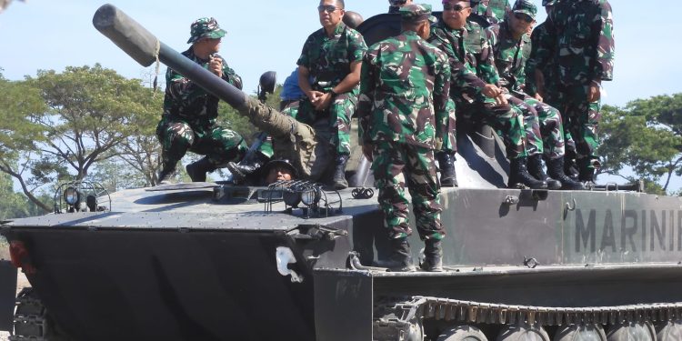 IRKORMAR  TINJAU UJI FUNGSI AMUNISI TANK PT-76