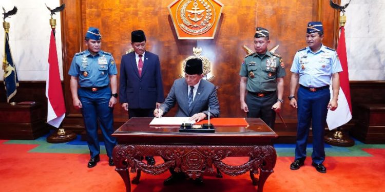 Panglima TNI Terima Kunjungan Menteri Pertahanan RI di Mabes TNI