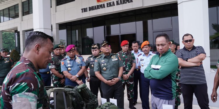 DANKORMAR DAMPINGI PANGLIMA TNI TINJAU GELAR BEKAL KAPORLAP DAN KAPSATLAP SATGAS OPSDAGRI TAHUN 2025