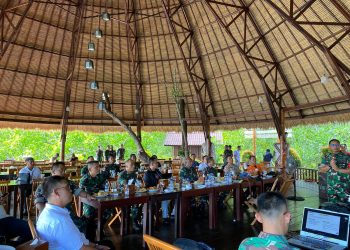 Dandim 1805/Raja Ampat Paparkan Hasil Capaian Pelaksanaan Program TMMD Ke-122 Kepada Kasdam XVIII/Kasuari