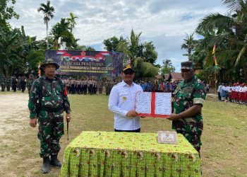 Kasdam XVIII/Kasuari Resmi Tutup Kegiatan TMMD Ke-122 Tahun 2024 di Kampung Saporkren