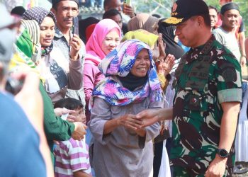 Panglima TNI Buka PRIMA 4X4 Challenge dan Berikan Paket Sembako Serta Akte Kelahiran Kepada Masyarakat Padalarang
