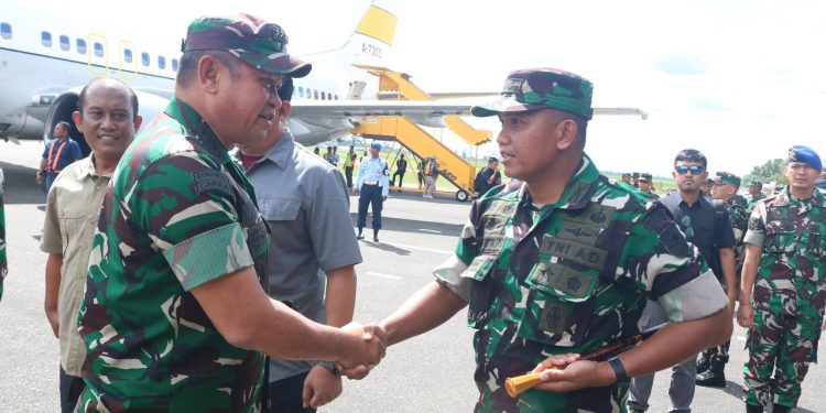 Dandim 1710/Mimika Sambut Kunjungan Kerja Kasad di Wilayah Kabupaten Mimika