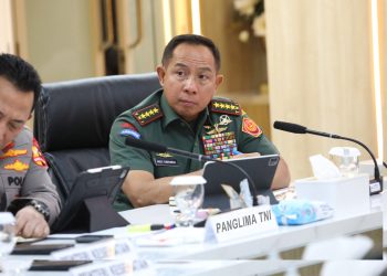 Panglima TNI Hadiri Video Conference Bersama Presiden RI terkait Penanggulangan Bencana di NTT