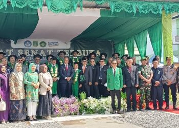 Gelar Wisuda ke-XVI, Rektor Harap Pemda Libatkan UNA’IM Yapis Program Pemerintah