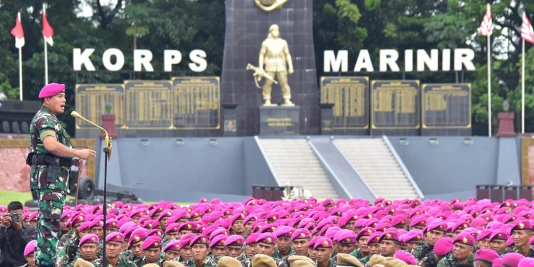 APEL KHUSUS KOMANDAN KORPS MARINIR DI SARANG PETARUNG MARINIR CILANDAK