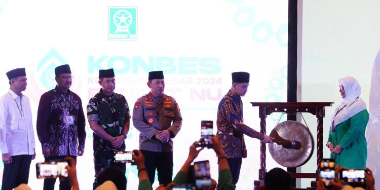Panglima TNI Dampingi Wakil Presiden RI Buka Konferensi Besar Fatayat NU 2024