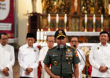 Panglima TNI Tinjau Pelaksanaan Misa Malam Natal di Gereja Katedral