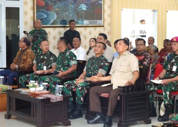 Panglima TNI Bersama Menhan RI Merayakan Malam Pergantian Tahun Bersama Ribuan Prajurit di Papua*