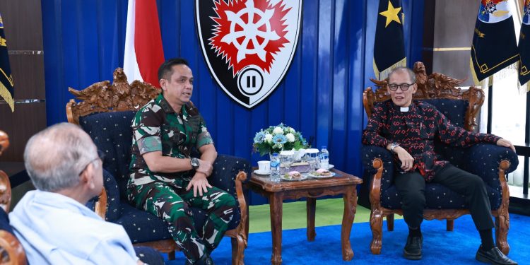 Pangkoopsud II Terima Audiensi Ketua Badan Kerja Sama Gereja-gereja (BKSG) Kota Makassara